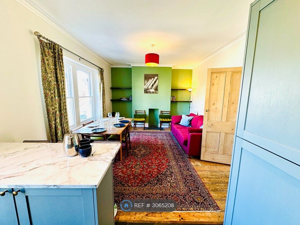 Property photo 2 of 15 Livingroom/Kitchen Open Plan