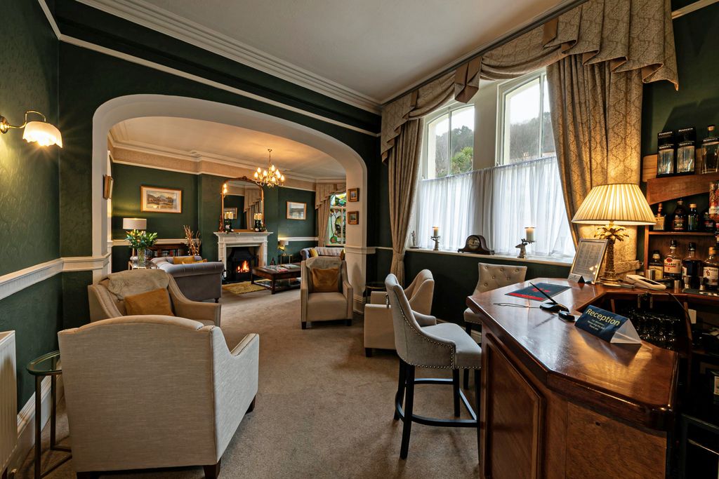 Property photo 2 of 22