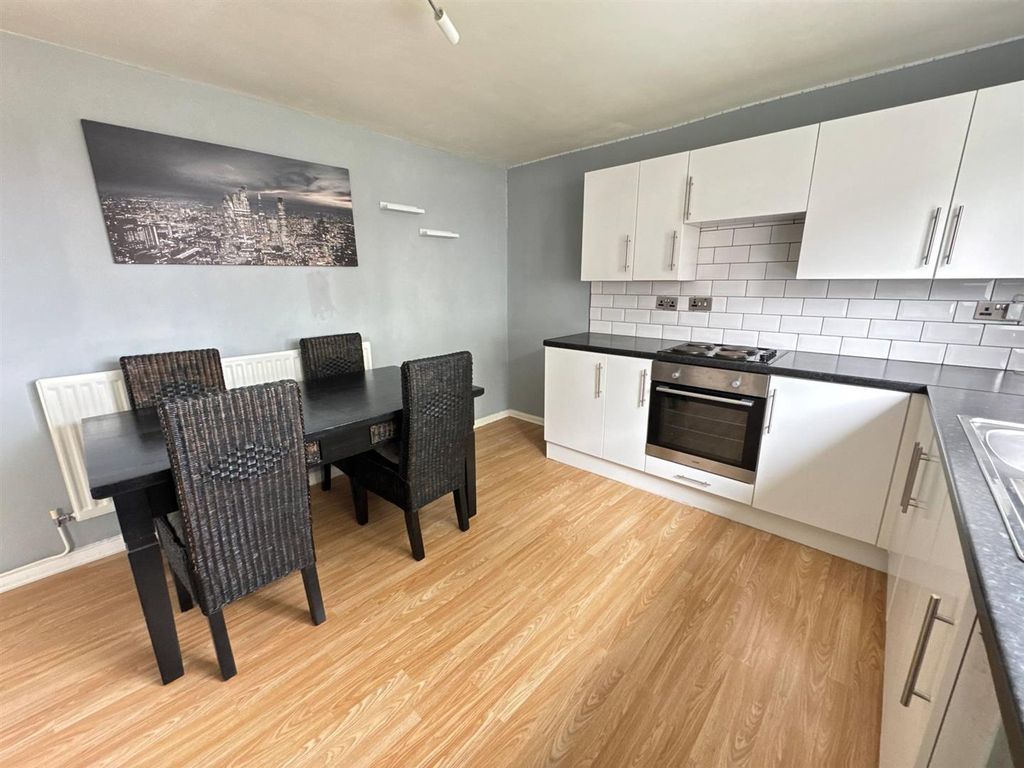 Property photo 3 of 11 A180Fc08-62B0-4d95-Aa84-c81446E96Bb1.Jpg