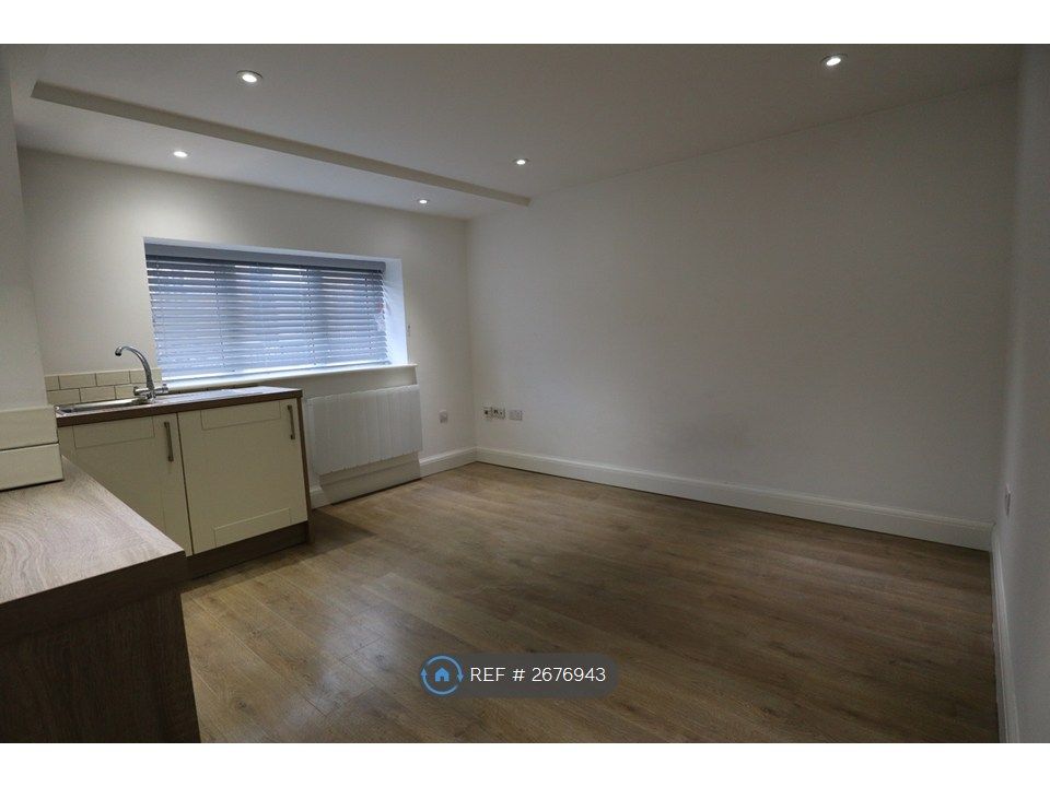 Property photo 2 of 9 Living Area