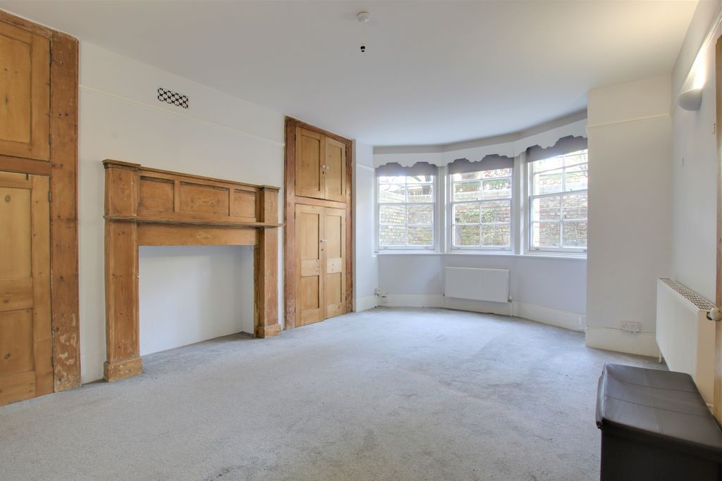 Property photo 3 of 4 2  Studio Room.Jpg