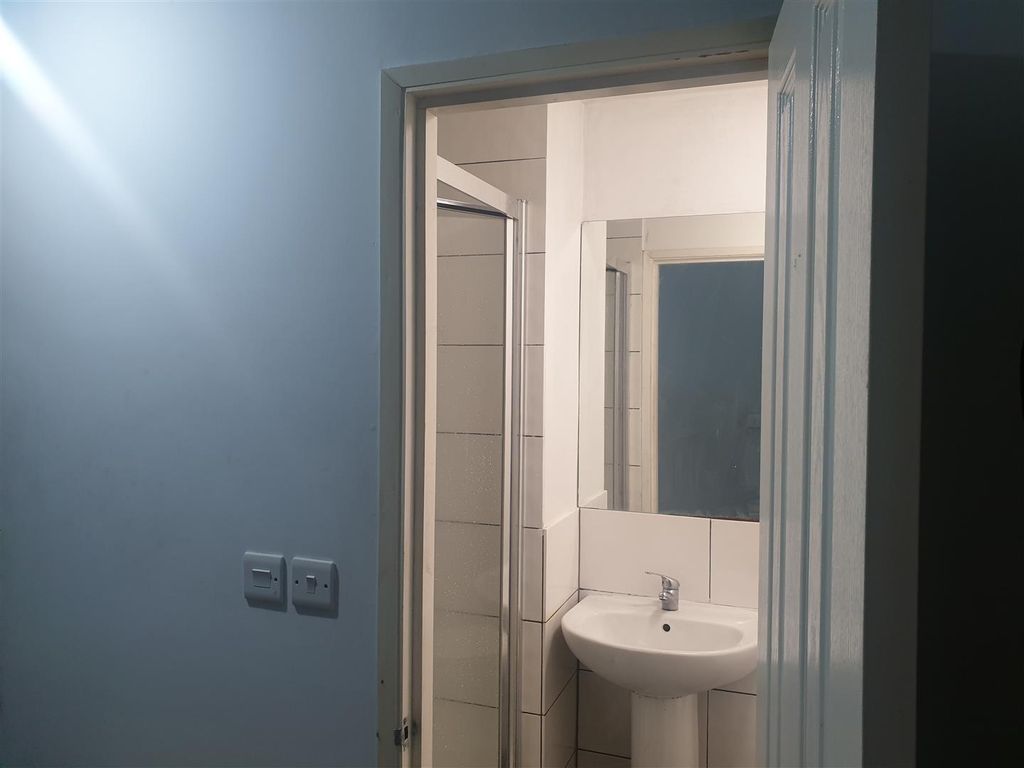Property photo 1 of 3 4 Alex Shower 2.Jpg