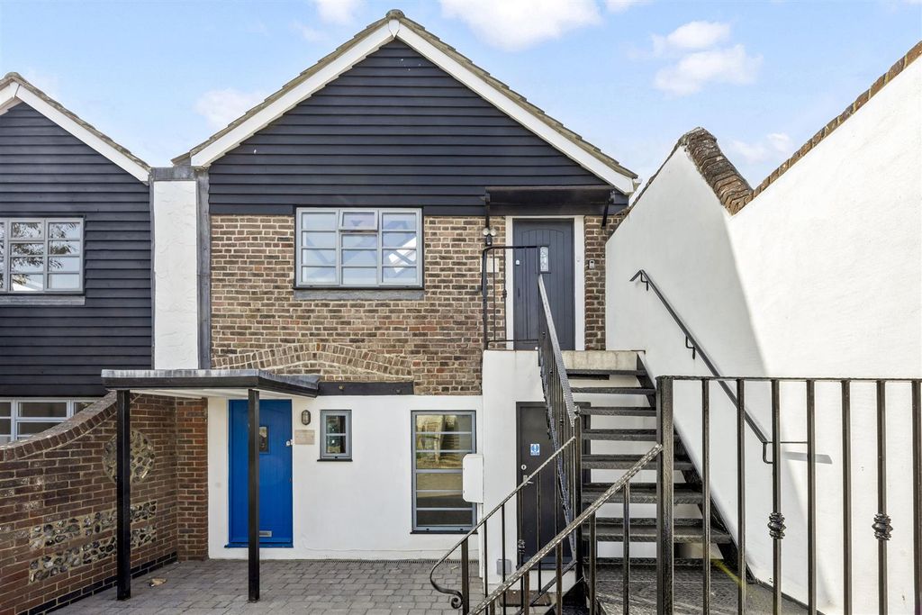 Property photo 1 of 16 External
