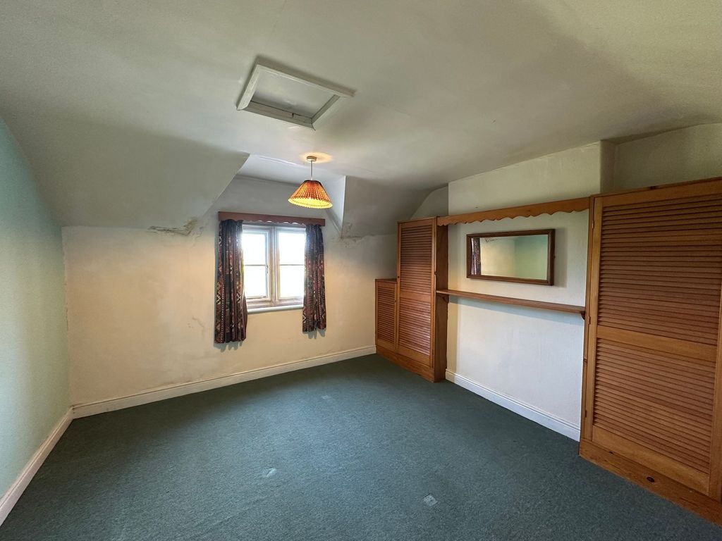 Property photo 3 of 16 Bedroom