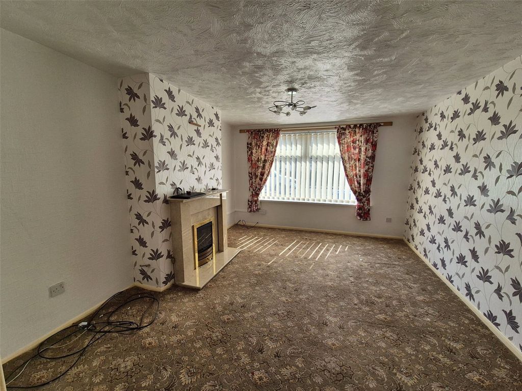 Property photo 3 of 12 Picture No. 10