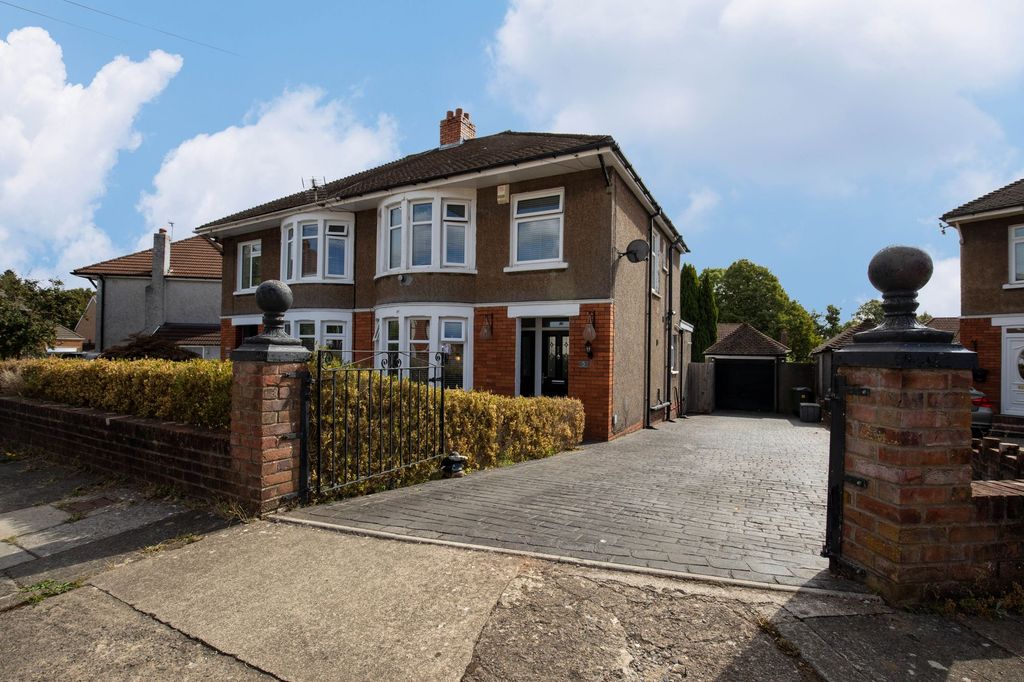 Property photo 1 of 33