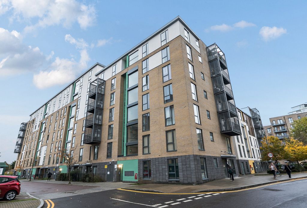 Property photo 2 of 12 1350376-1-6902467...