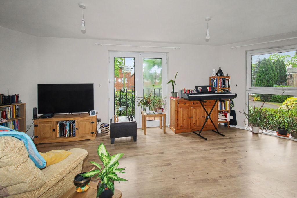Property photo 2 of 9