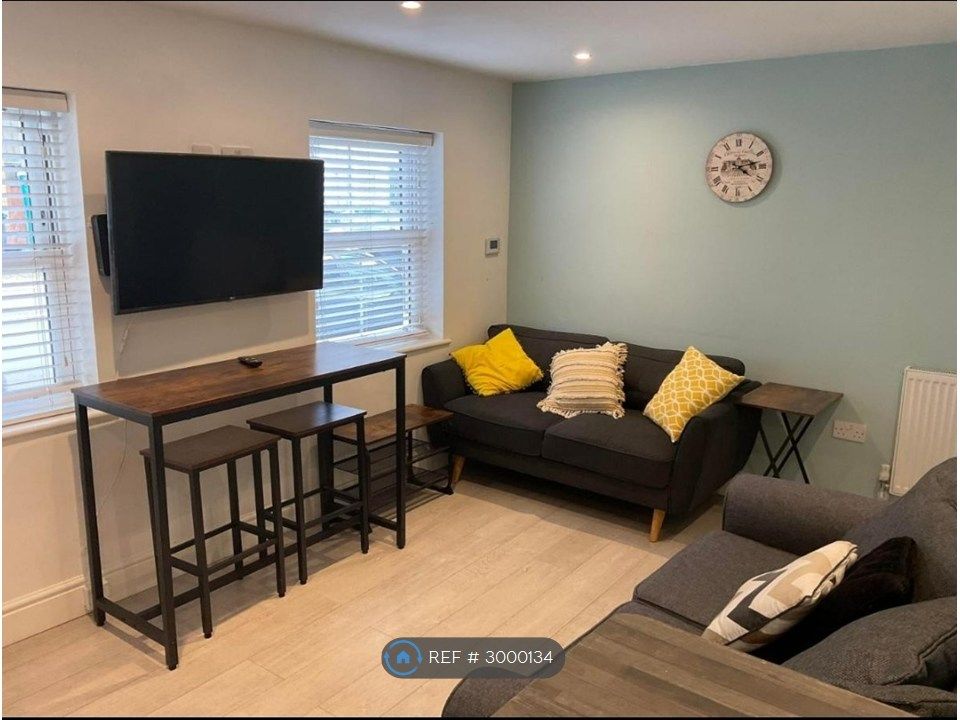 Property photo 3 of 7 Lounge