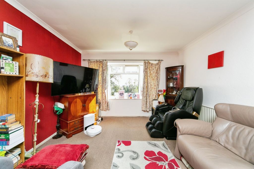 Property photo 3 of 17