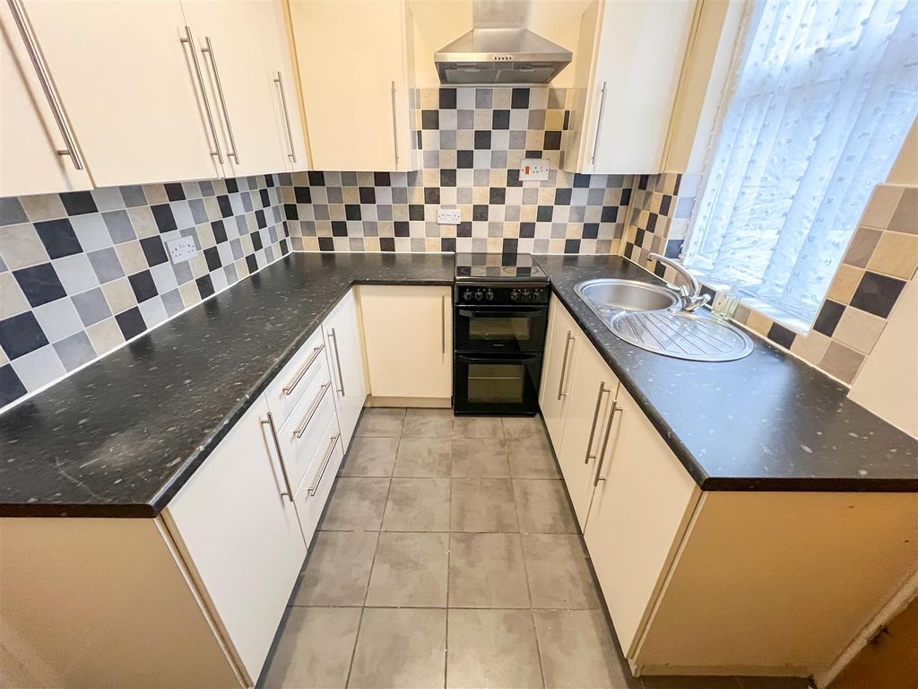 Property photo 2 of 15 Kitchen