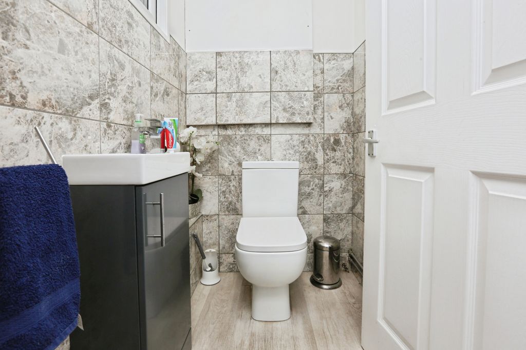 Property photo 3 of 20