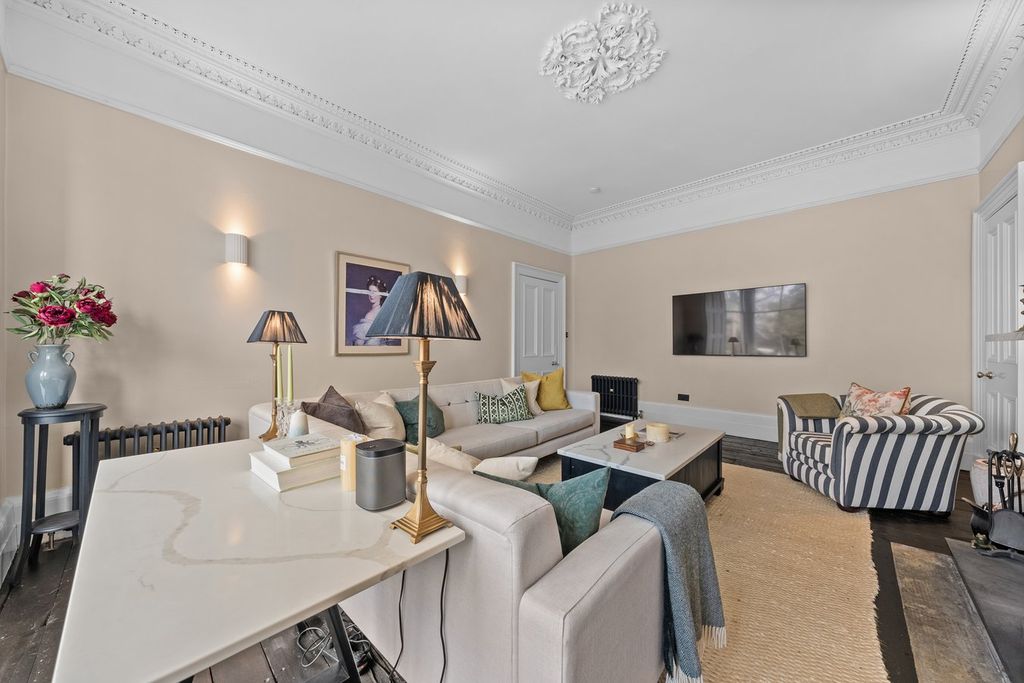 Property photo 3 of 43