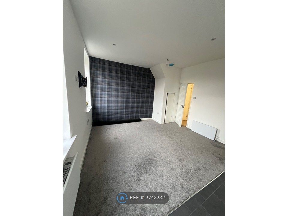 Property photo 2 of 6 Open Plan Living &amp; Sleeping Space