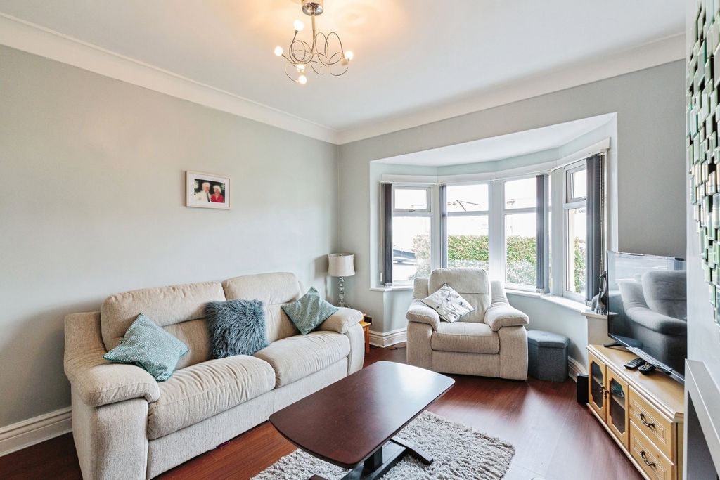 Property photo 3 of 24 Pbox-Img.Jpg