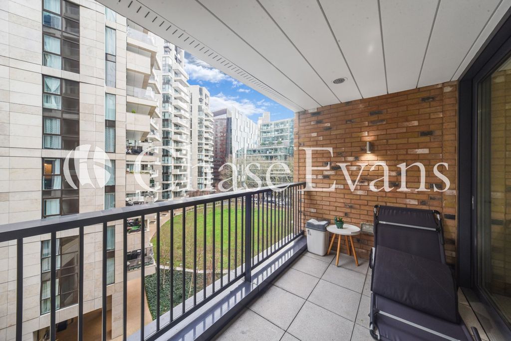 Property photo 3 of 15 Balcony