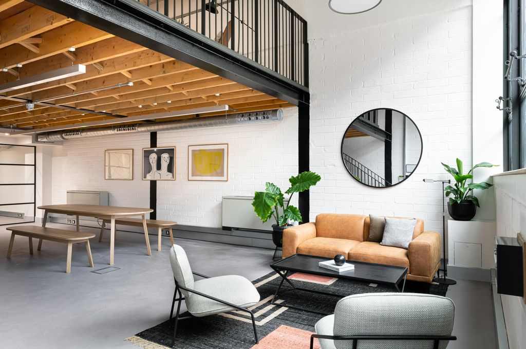 Property photo 1 of 12 Bentleyhse3_Vr_01.Jpg