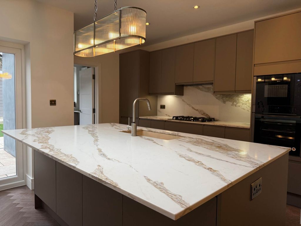 Property photo 3 of 28