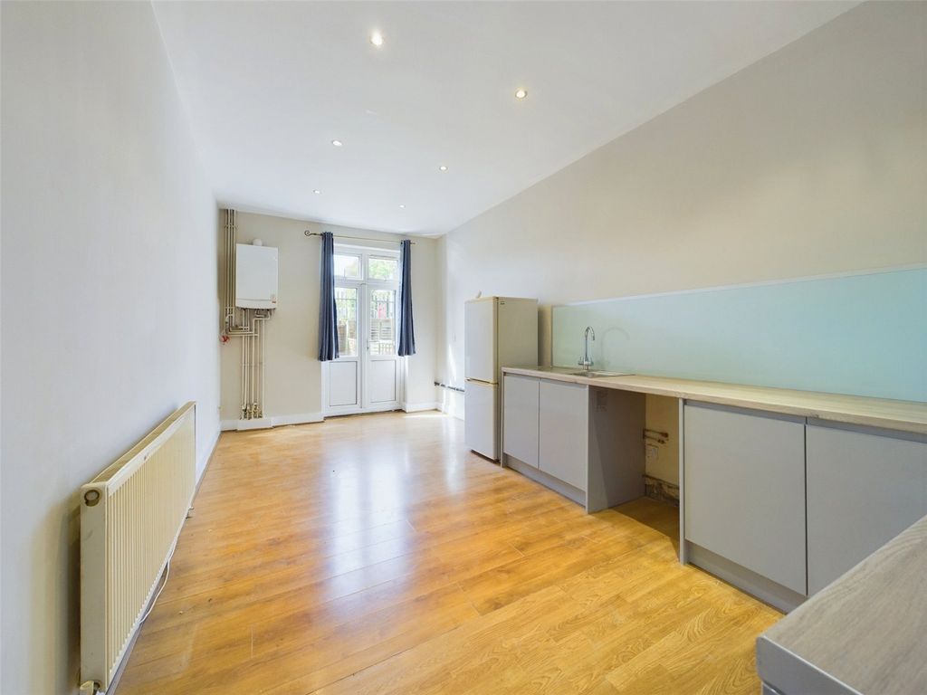 Property photo 2 of 12 Picture No. 04