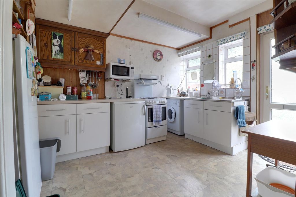 Property photo 2 of 14 Img_2711-Img_2713.Jpg