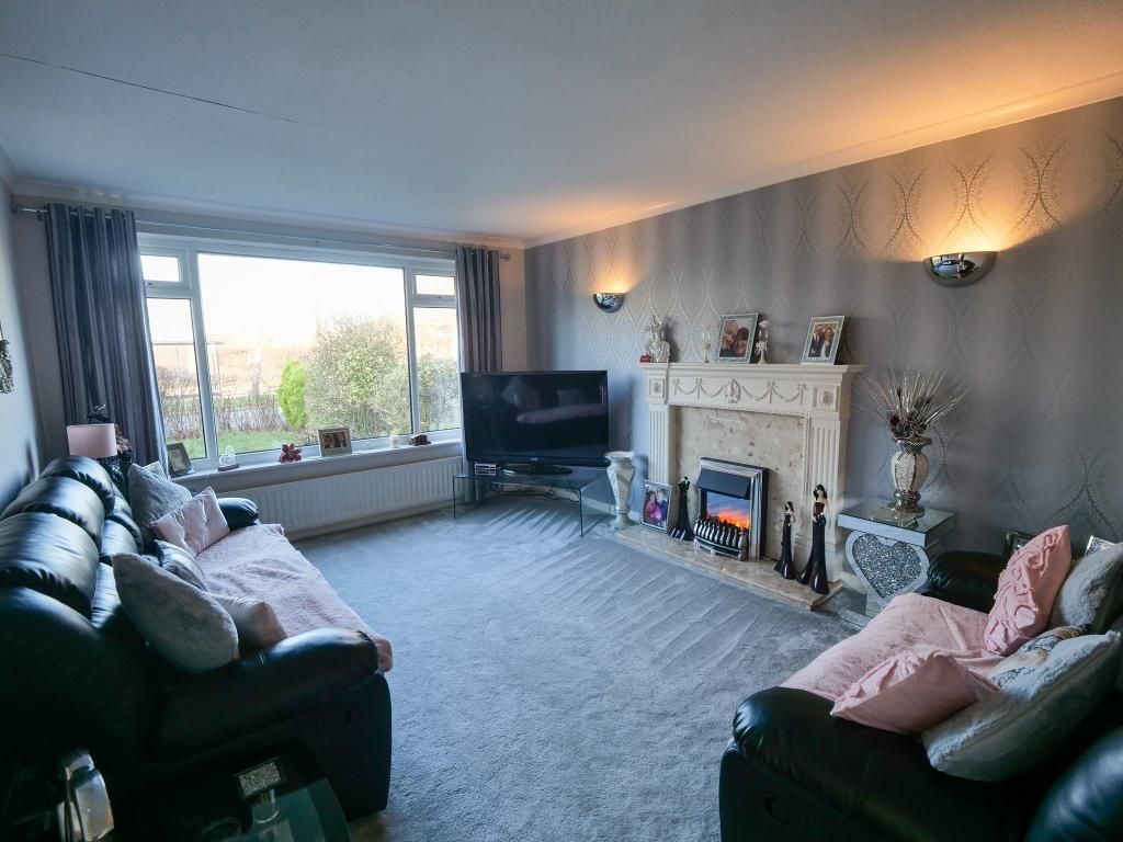 Property photo 2 of 10 Lounge