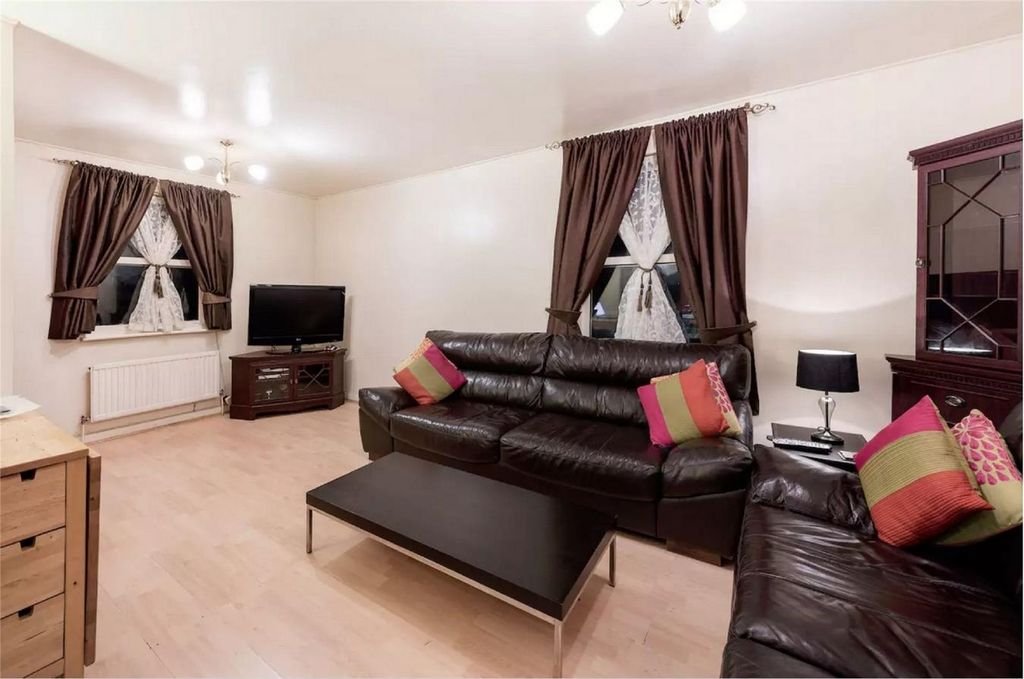 Property photo 3 of 10 Helliwell & Co.