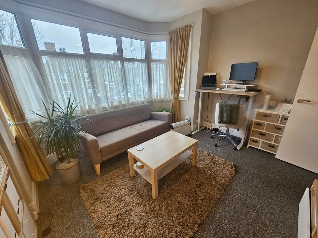 Property photo 3 of 6 Photo 12