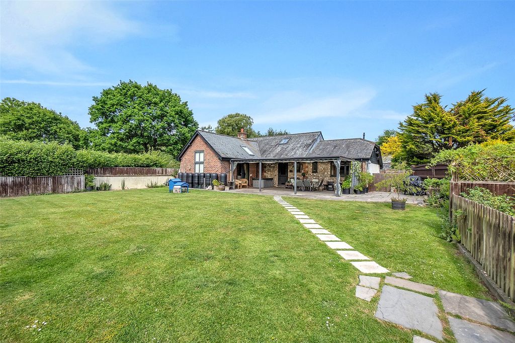 Property photo 2 of 35 Picture No. 14