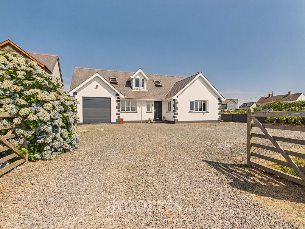 Property photo 1 of 47