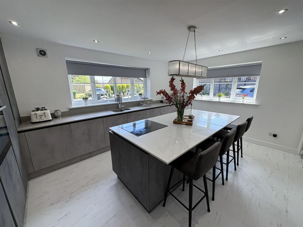 Property photo 2 of 45 Kitchen