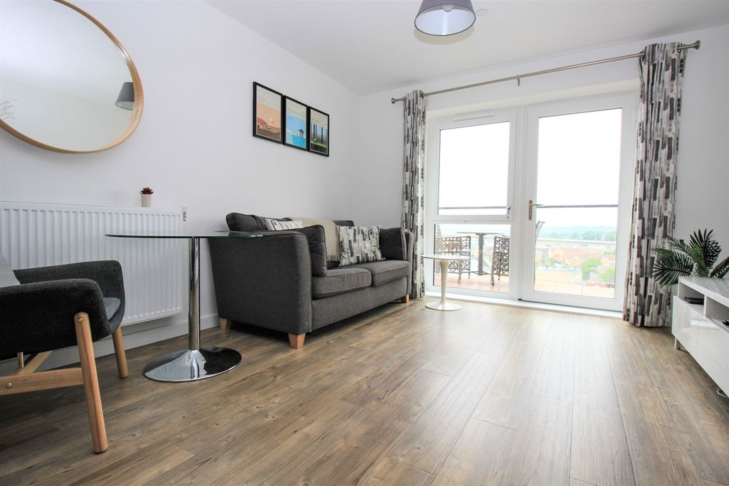 Property photo 2 of 9