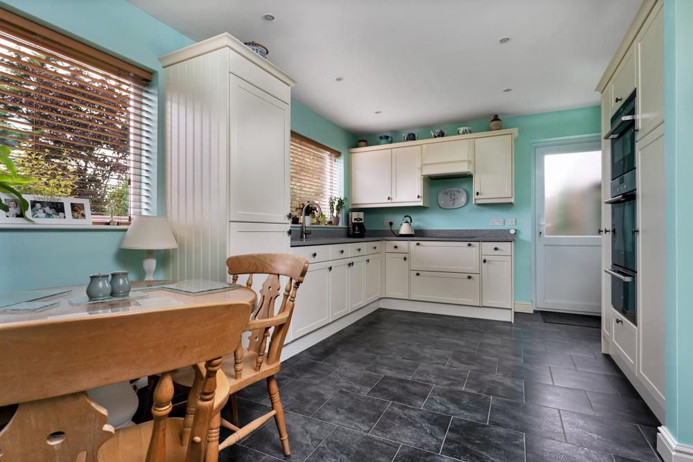 Property photo 3 of 38 Dining Kitchen