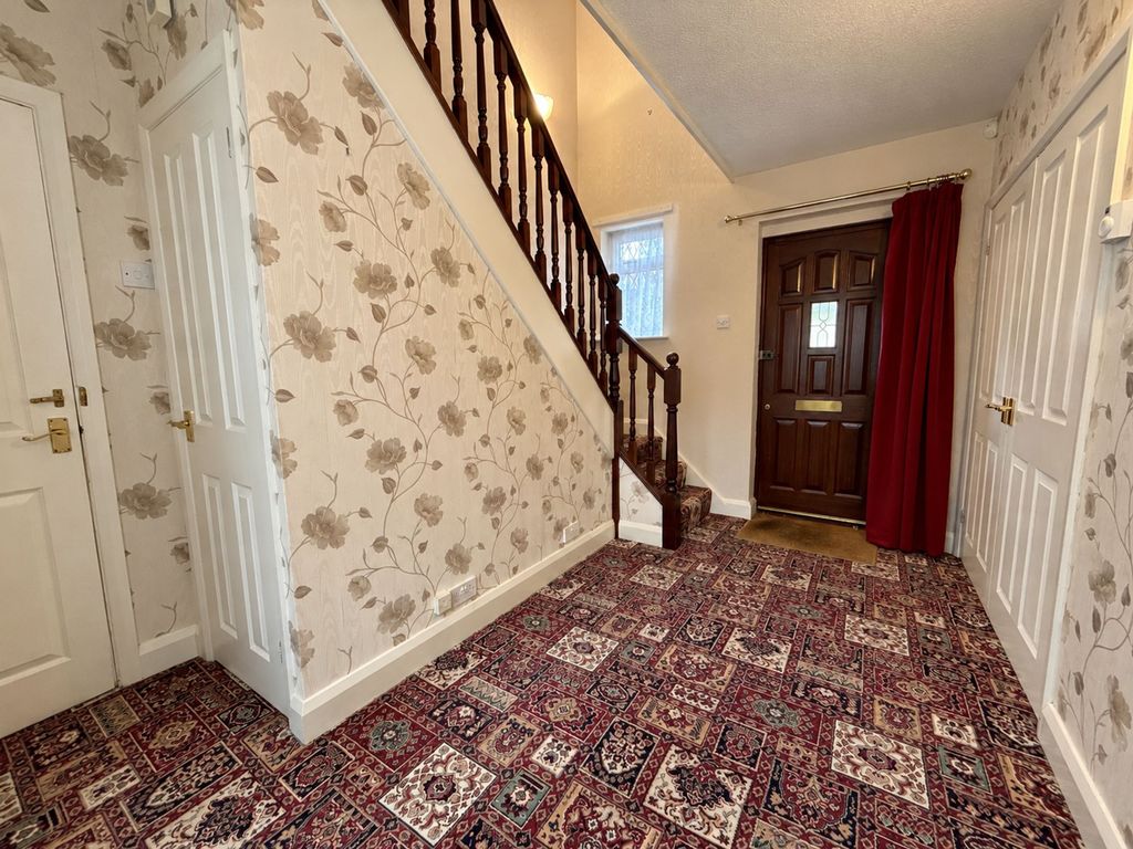 Property photo 3 of 32