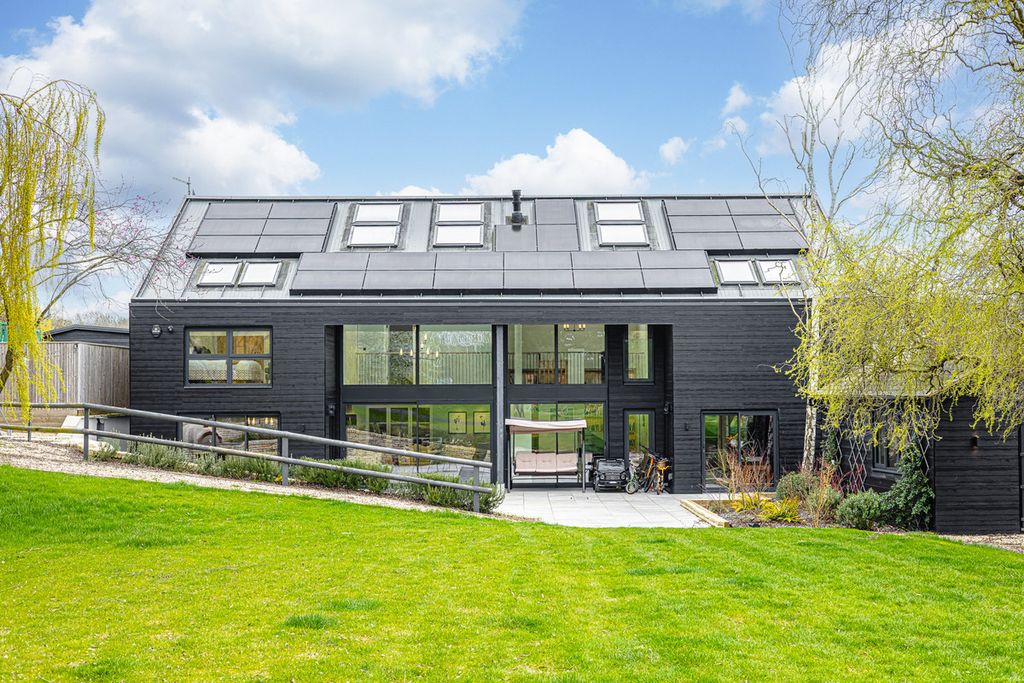 Property photo 1 of 50