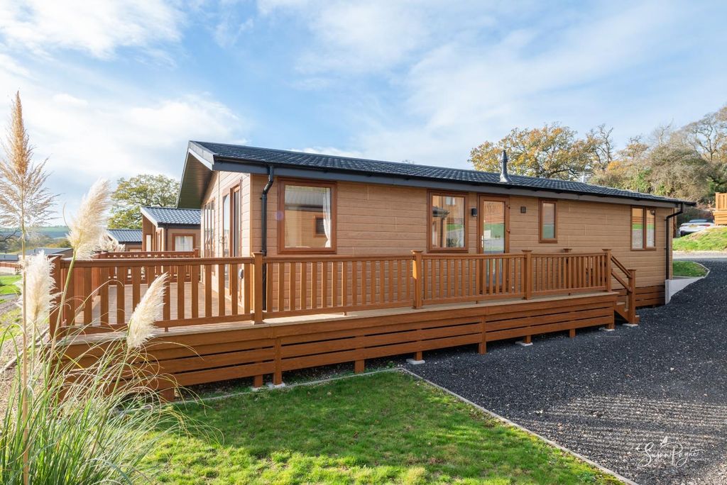 Property photo 1 of 30 Causeway Lodge 10