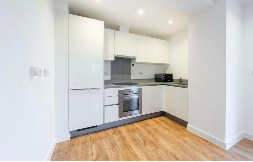 Property photo 1 of 8 Kitchen