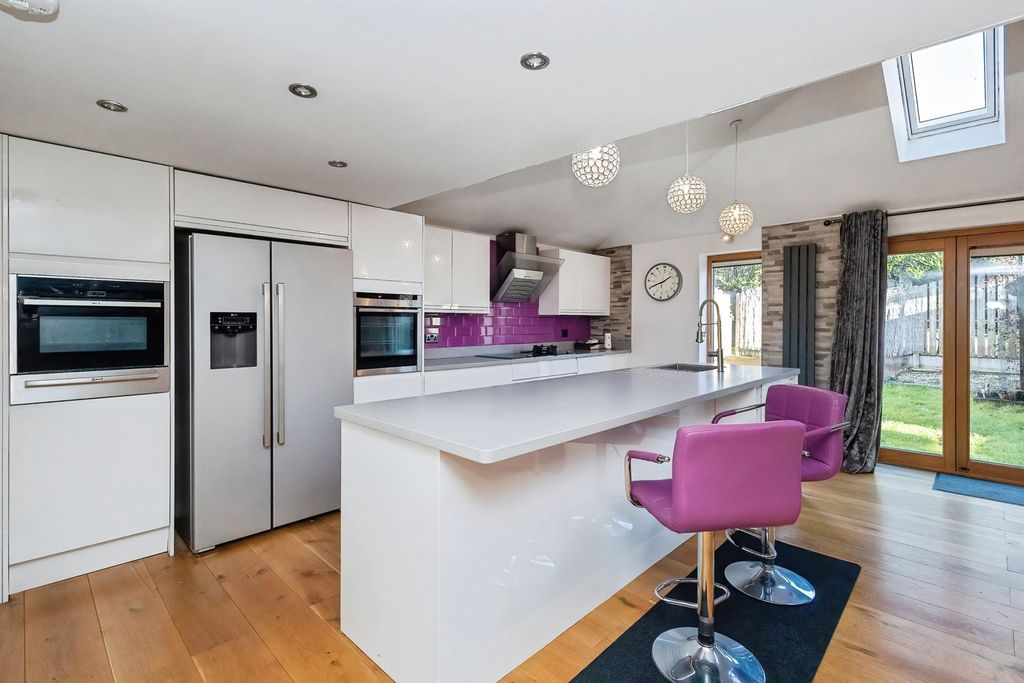 Property photo 3 of 20 Pbox-Img.Jpg
