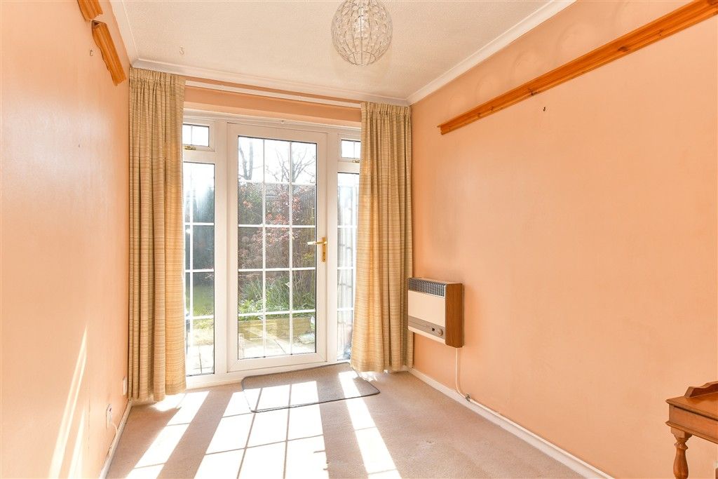 Property photo 3 of 11 Dining Area