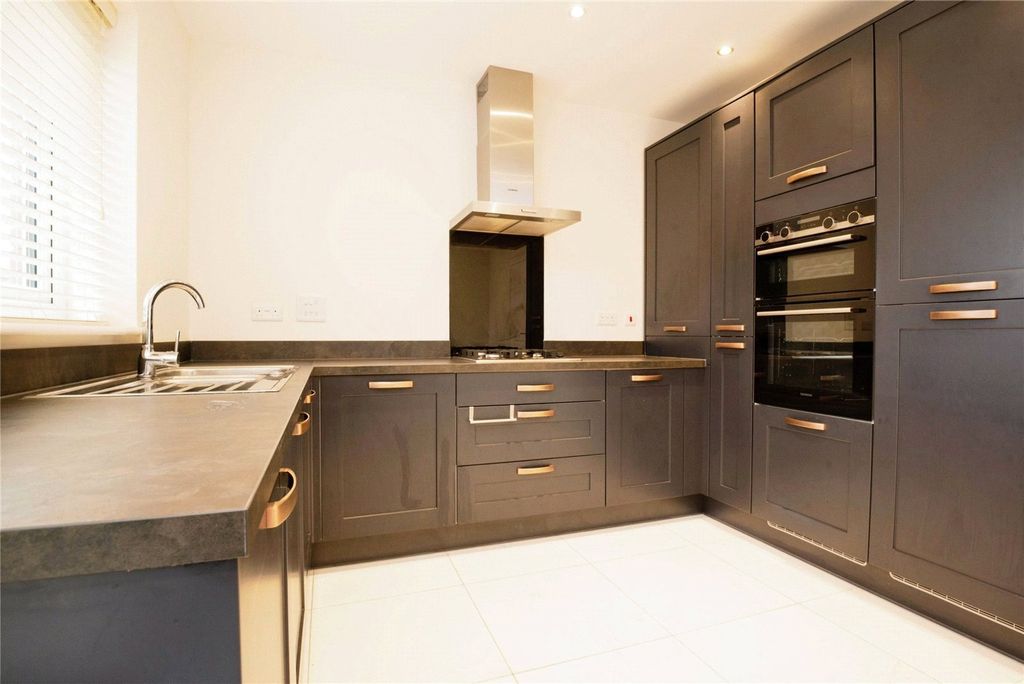 Property photo 2 of 10 Picture No. 04