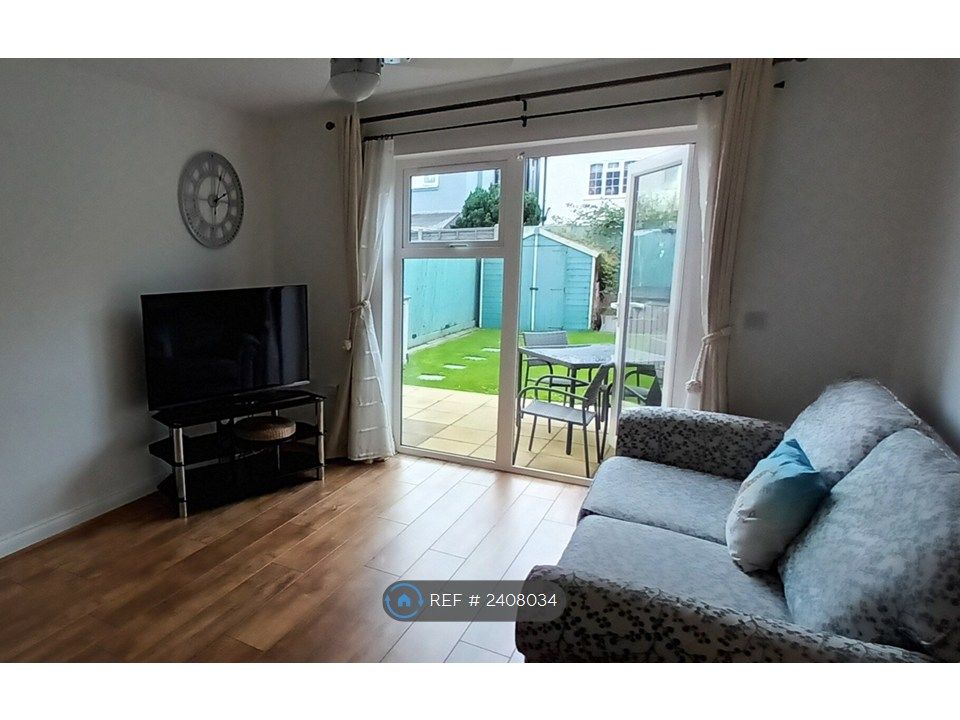 Property photo 2 of 12 Lounge With Tv