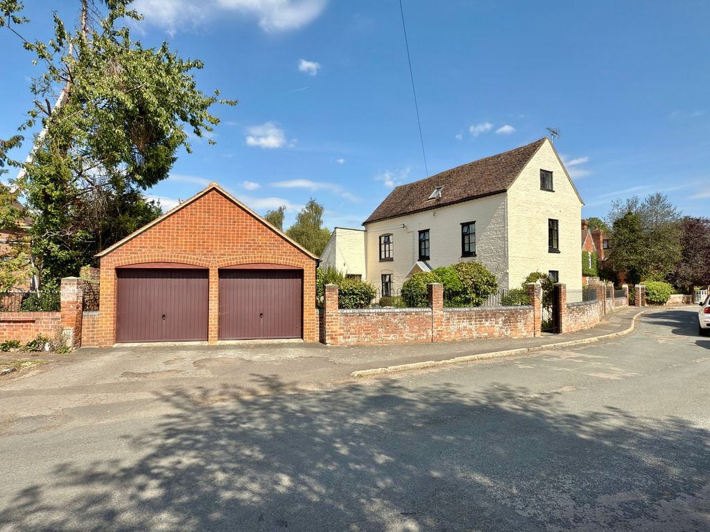 Property photo 1 of 16