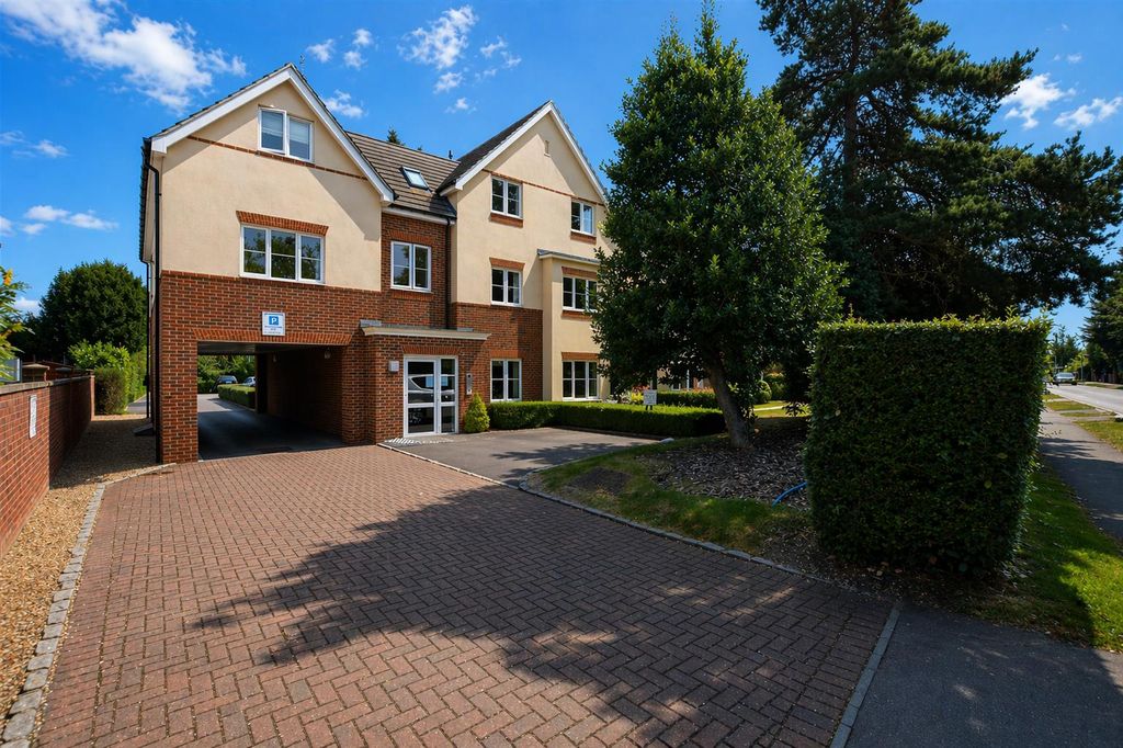 Property photo 1 of 11