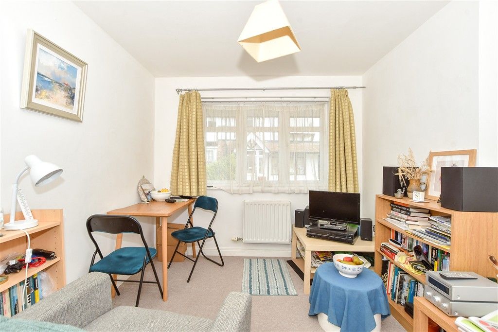 Property photo 2 of 7 Lounge