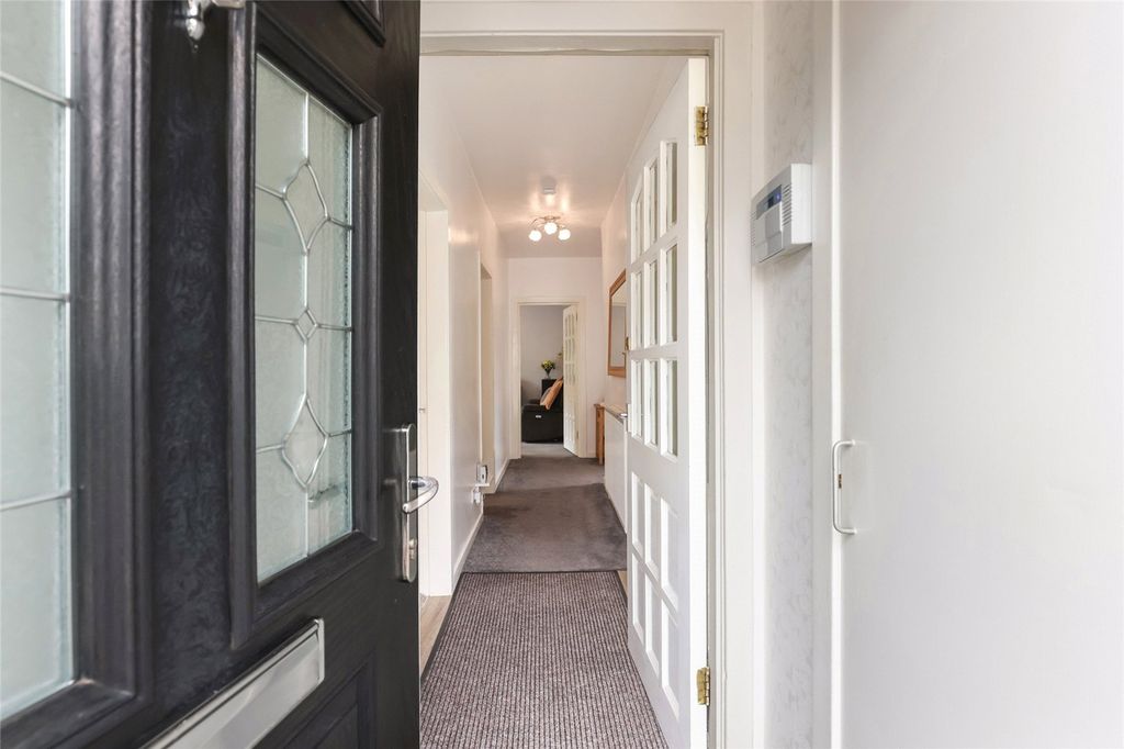 Property photo 2 of 19 Entrance