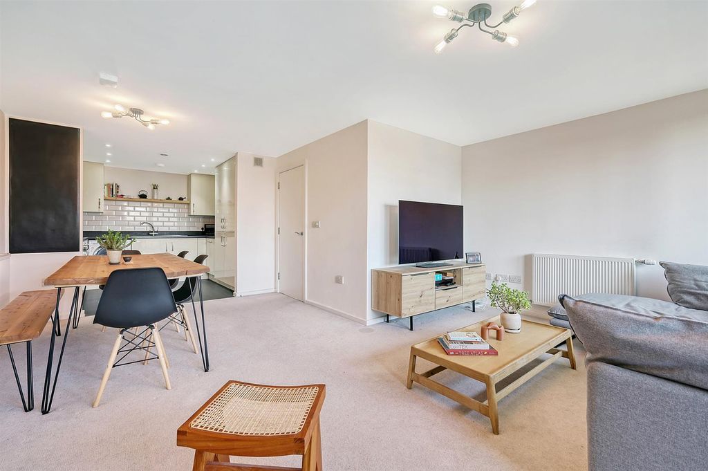 Property photo 1 of 25 21