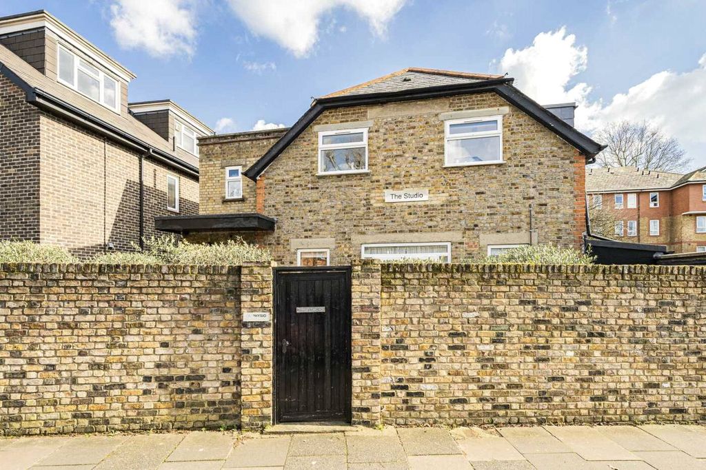 Property photo 1 of 16 External