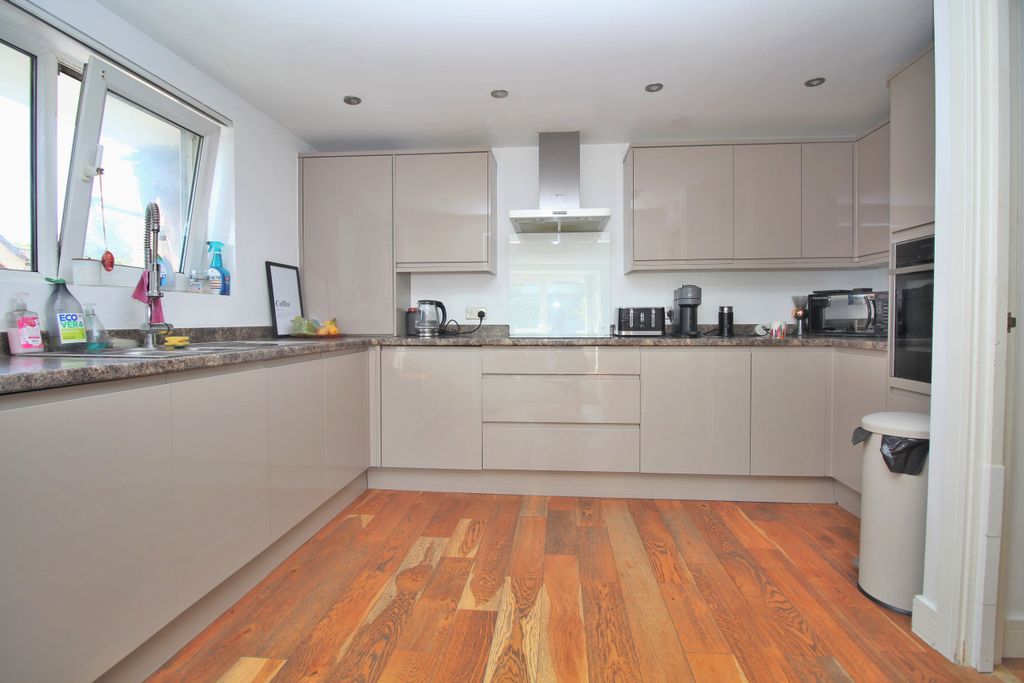 Property photo 3 of 20 67