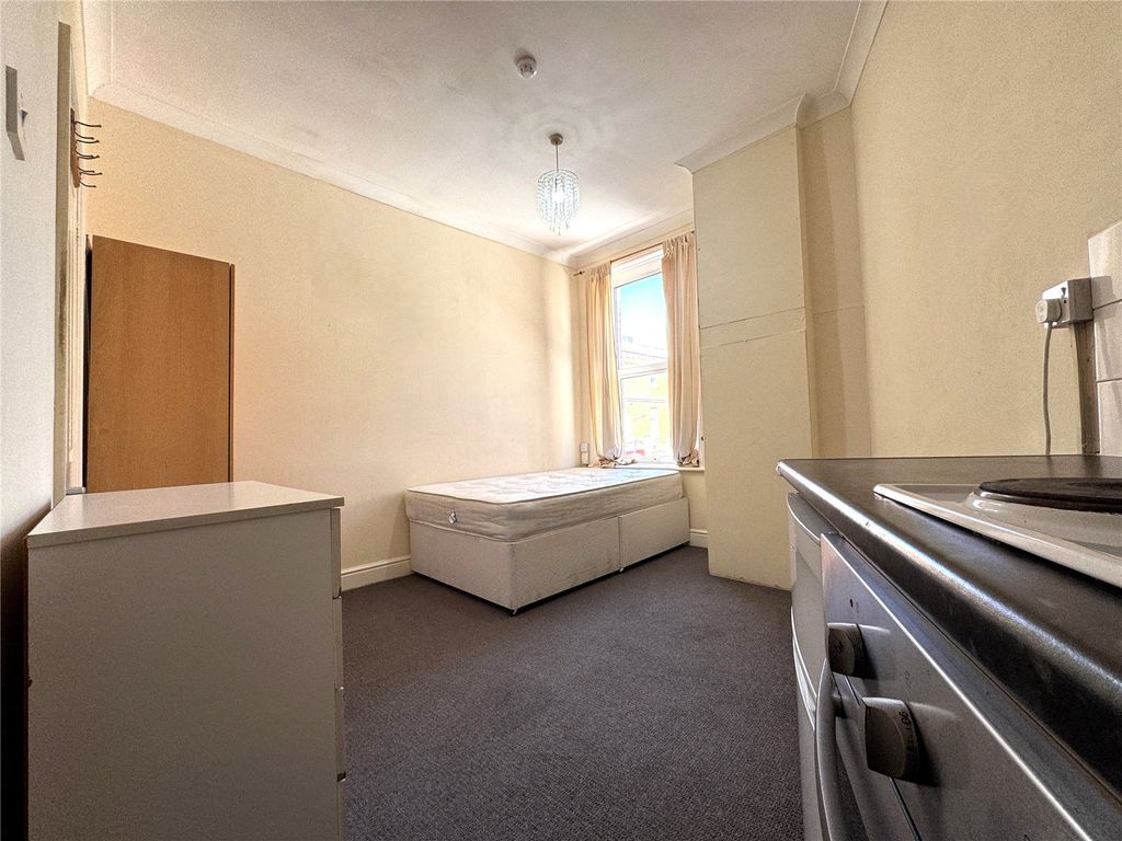 Property photo 3 of 5 Picture No. 06
