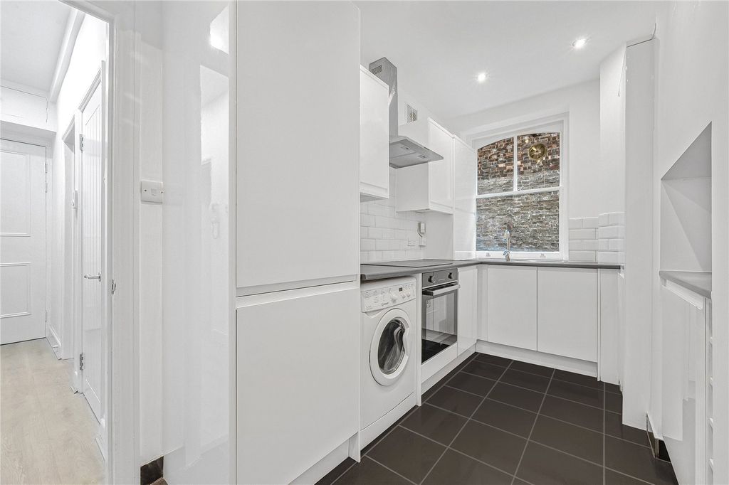 Property photo 3 of 8 Picture No. 20