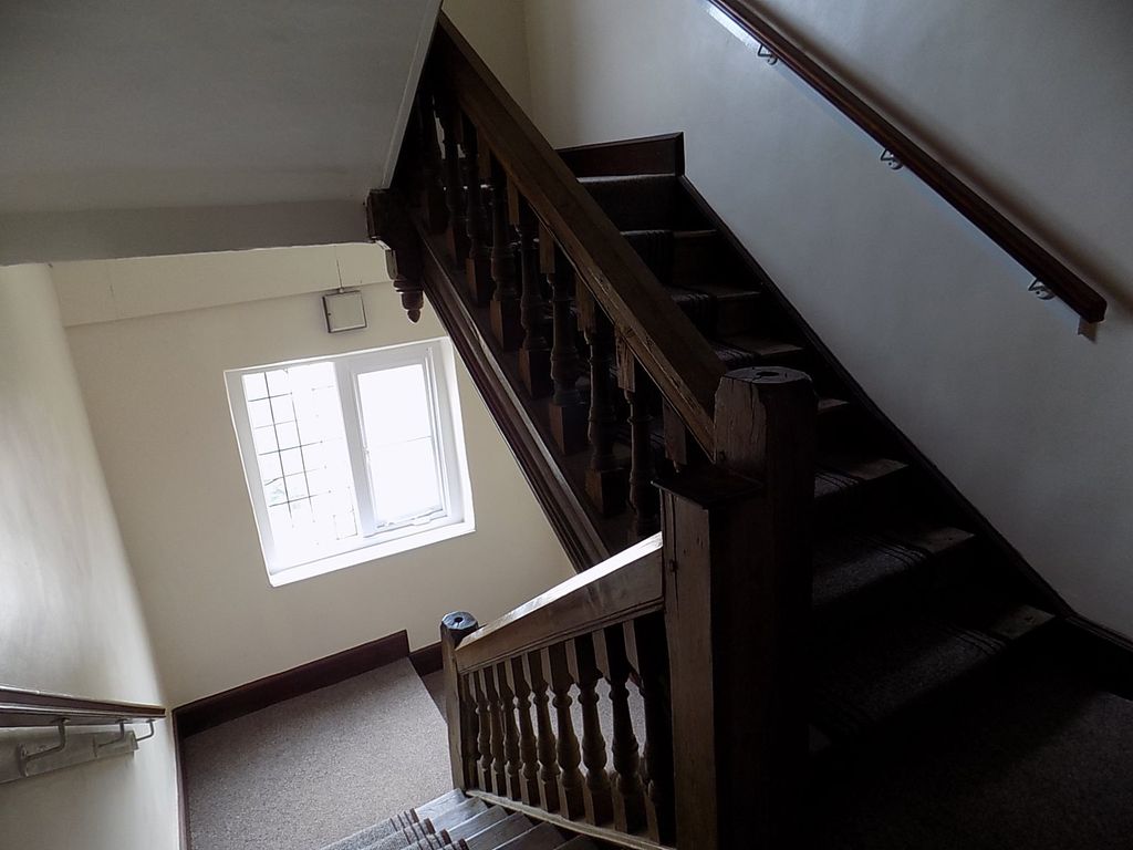 Property photo 3 of 7 Staircase